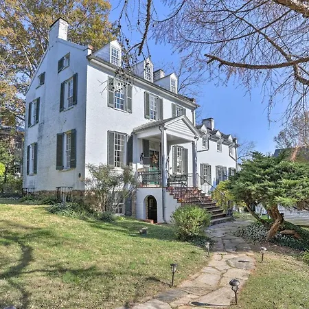Historic Warrenton Home With Patio And Hot Tub!